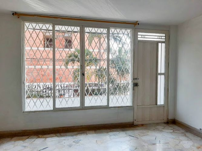 Casa de 4 alcobas en venta en Los Alpes, Medellín, 240 m² · foto 2 de 14