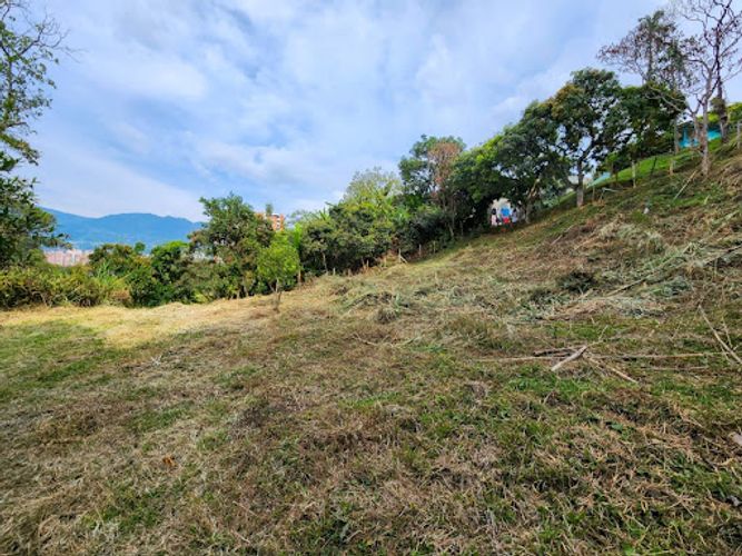 Lote en venta en San Rafael, Envigado, 1042 m² · foto 3 de 5