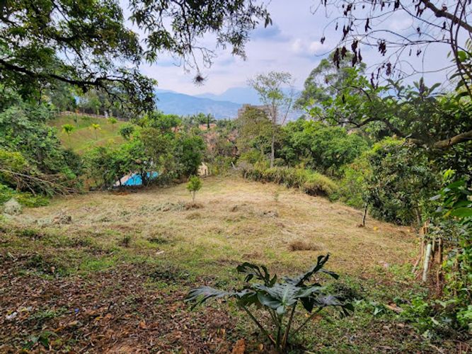 Lote en venta en San Rafael, Envigado, 1042 m² · foto 5 de 5