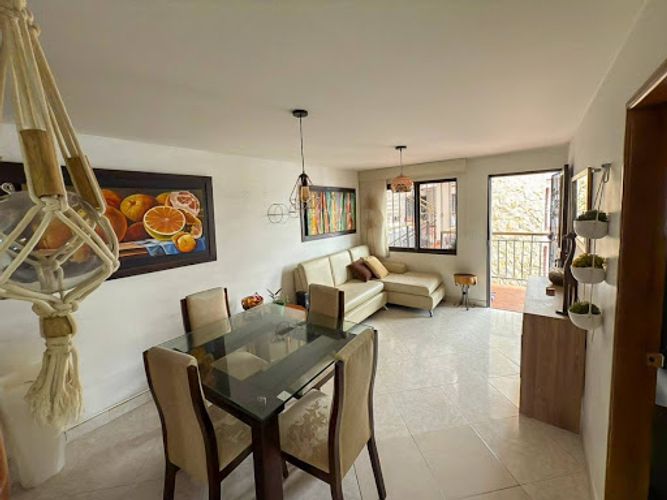 Apartamento de 3 alcobas en venta en Rionegro, 78 m² · foto 1 de 8