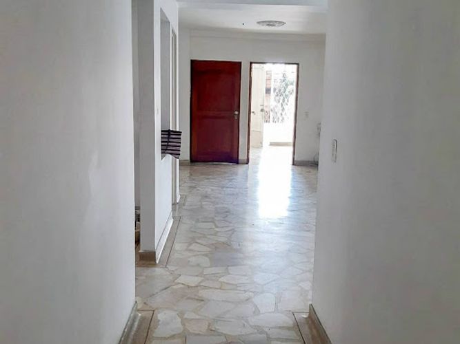 Casa de 4 alcobas en venta en Los Alpes, Medellín, 240 m² · foto 4 de 14