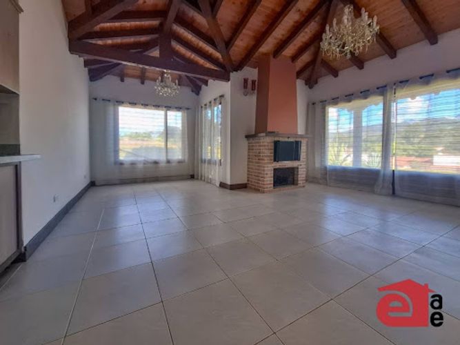 Casa de 3 alcobas en venta en Lomitas, La Ceja · foto 2 de 24