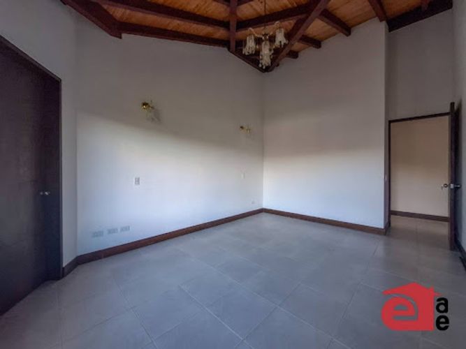 Casa de 3 alcobas en venta en Lomitas, La Ceja · foto 5 de 24