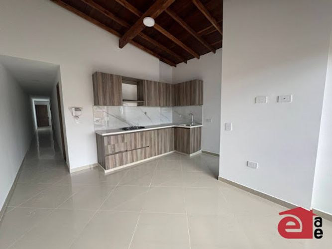 Apartamento de 3 alcobas en venta en La Ceja, 72 m² · foto 2 de 11