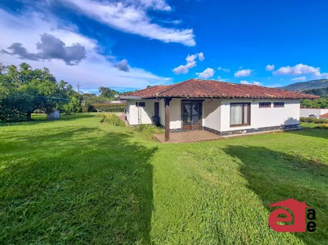 Casa de 3 alcobas en venta en Lomitas, La Ceja · foto 23 de 24