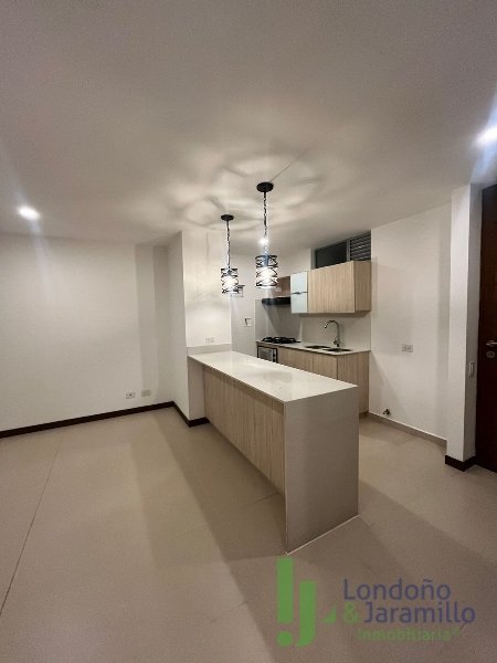 Apartamento en arriendo en El Poblado, Medellín · foto 2 de 18