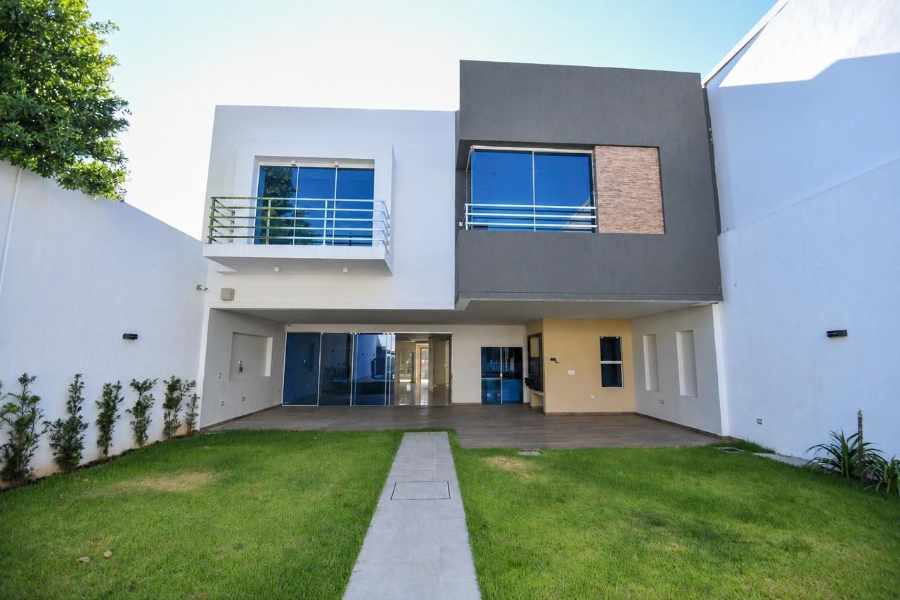 EN ALQUILER Casa de 4 dormitorios - Zona CIT/Colegio Trinity — foto 2