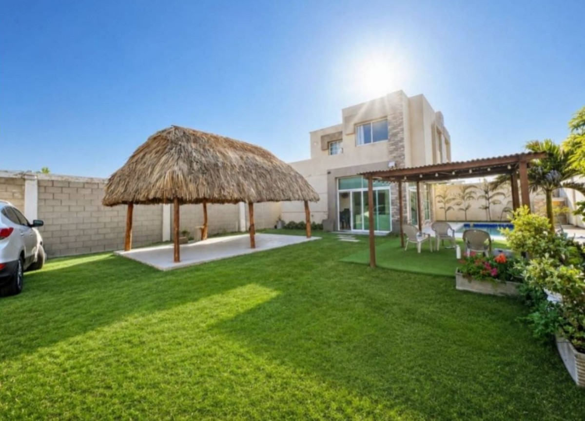 Casa en venta en Lagos Del Caujaral, Atlántico · foto 2 de 16