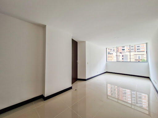Apartamento en venta en Camino Verde, Envigado · foto 2 de 12