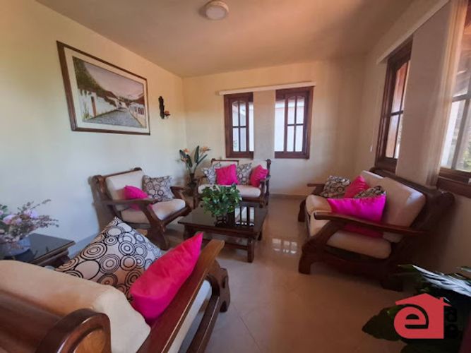 Casa de 8 alcobas en venta en Santa Ana, Rionegro, 440 m² · foto 2 de 24