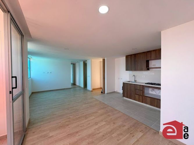 Casa de 2 alcobas en venta en Loma De San Jose, Sabaneta, 68 m² · foto 2 de 11