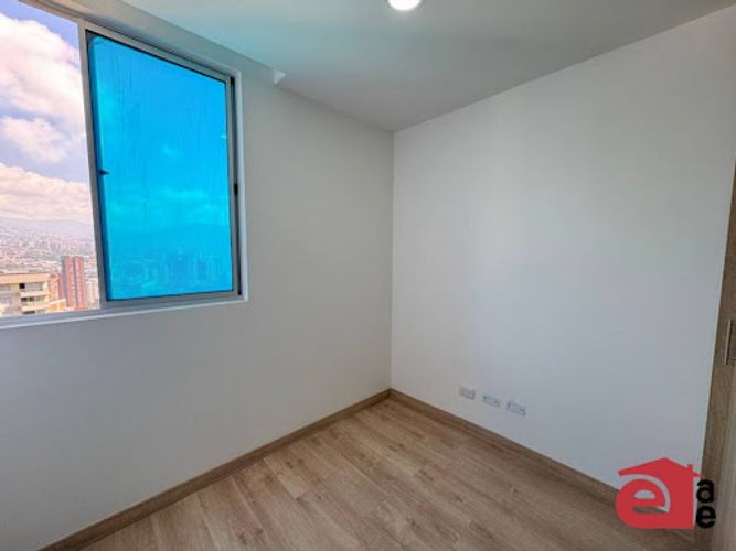 Casa de 2 alcobas en venta en Loma De San Jose, Sabaneta, 68 m² · foto 7 de 11