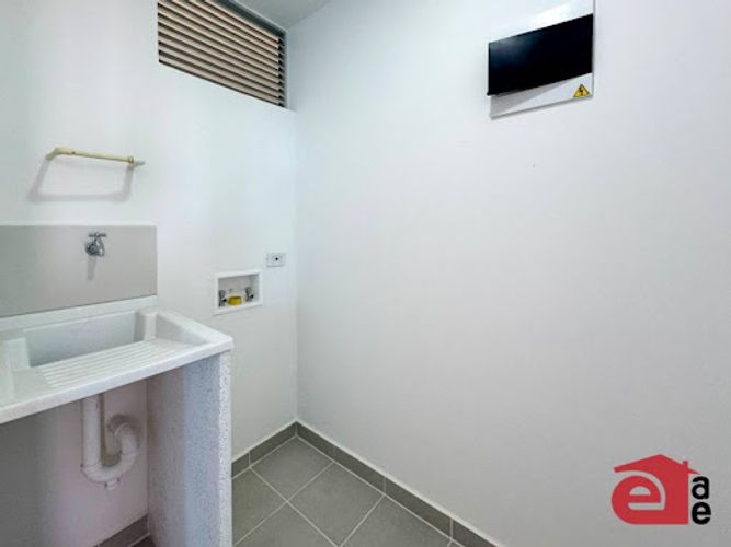 Casa de 2 alcobas en venta en Loma De San Jose, Sabaneta, 68 m² · foto 9 de 11