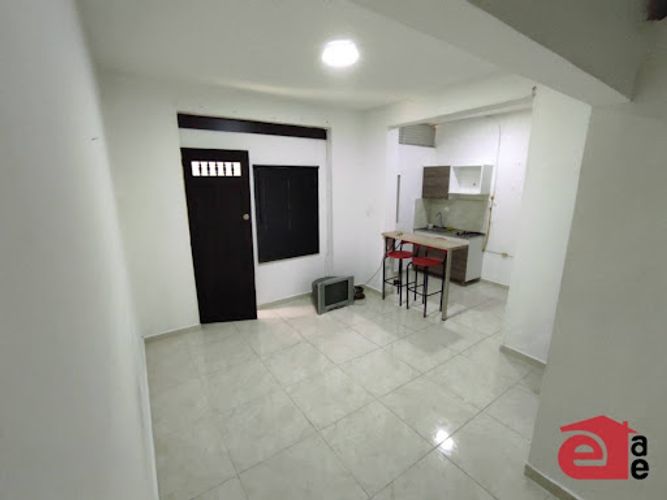 Casa de 7 alcobas en venta en Prado, Medellín, 230 m² · foto 2 de 16