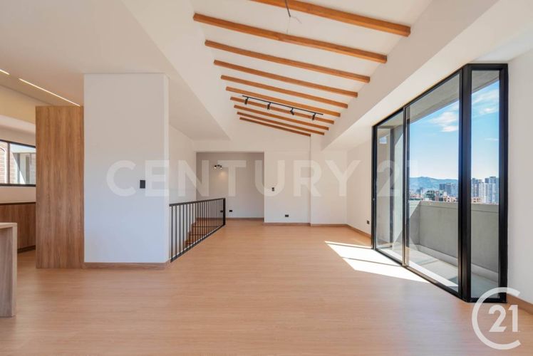 Apartamento de 3 alcobas en venta en Las Lomas, Medellín, 135 m² · foto 2 de 19