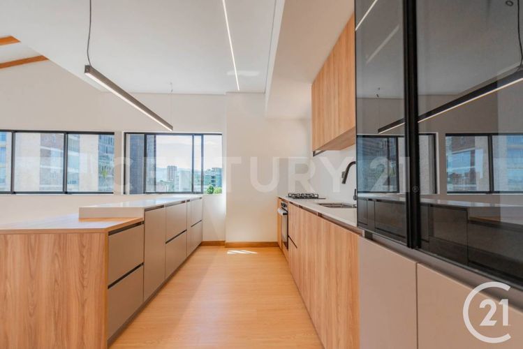 Apartamento de 3 alcobas en venta en Las Lomas, Medellín, 135 m² · foto 5 de 19