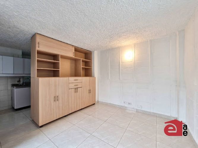 Local en venta en Loma Del Barro, Envigado, 24 m² · foto 2 de 7