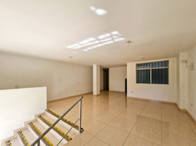 Local en venta en Caqueta, La Estrella, 44 m² · foto 2 de 6