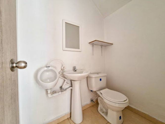 Local en venta en Caqueta, La Estrella, 44 m² · foto 4 de 6