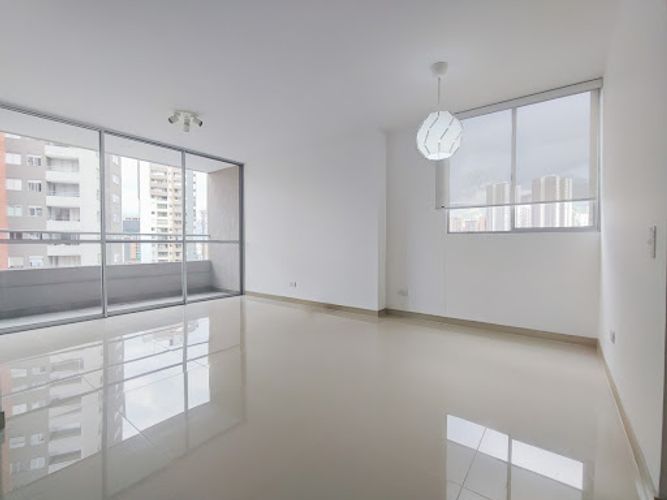 Apartamento en venta en Prados De Sabaneta, Sabaneta · foto 2 de 24