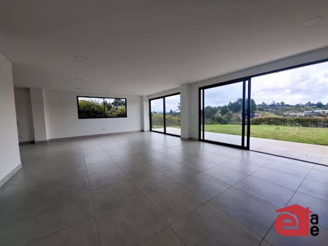 Casa de 4 alcobas en venta en El Carmen de Viboral, 2000 m² · foto 4 de 24