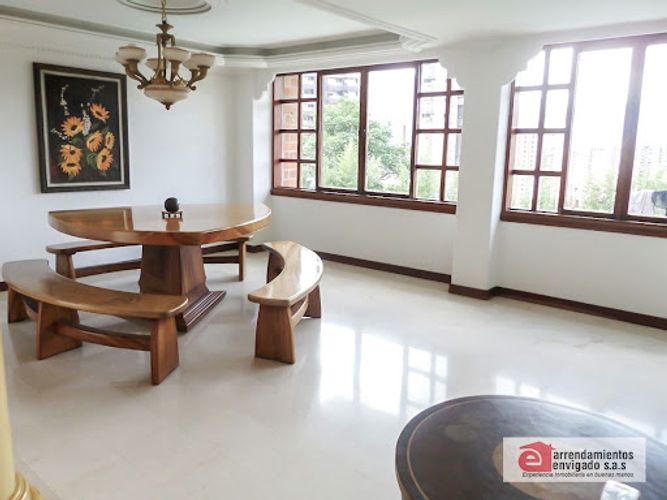 Casa de 4 alcobas en venta en Los Alcazares, Sabaneta, 600 m² · foto 3 de 23