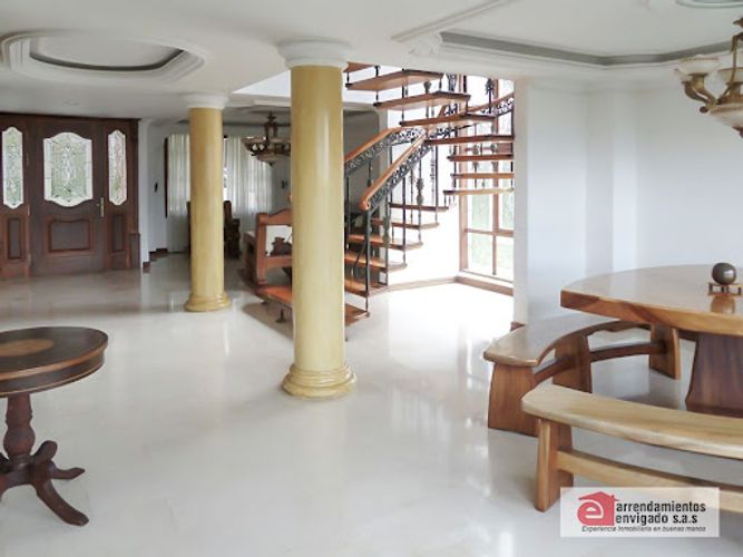 Casa de 4 alcobas en venta en Los Alcazares, Sabaneta, 600 m² · foto 6 de 23