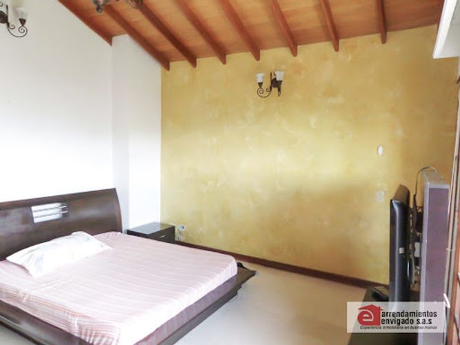 Casa de 4 alcobas en venta en Los Alcazares, Sabaneta, 600 m² · foto 8 de 23