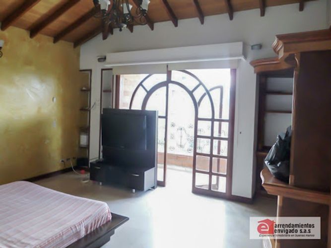 Casa de 4 alcobas en venta en Los Alcazares, Sabaneta, 600 m² · foto 10 de 23
