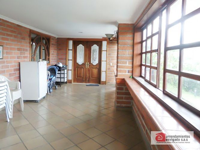 Casa de 4 alcobas en venta en Los Alcazares, Sabaneta, 600 m² · foto 13 de 23