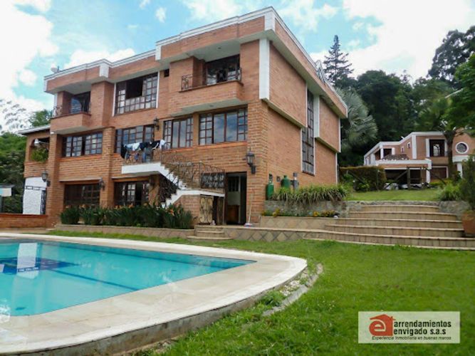 Casa de 4 alcobas en venta en Los Alcazares, Sabaneta, 600 m² · foto 16 de 23