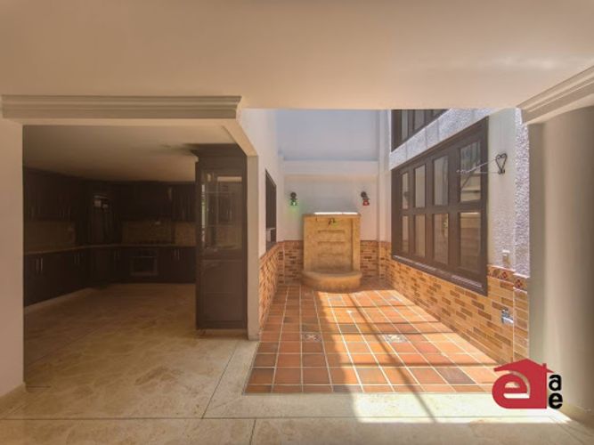 Casa de 5 alcobas en venta en La Doctora, Sabaneta, 520 m² · foto 4 de 24