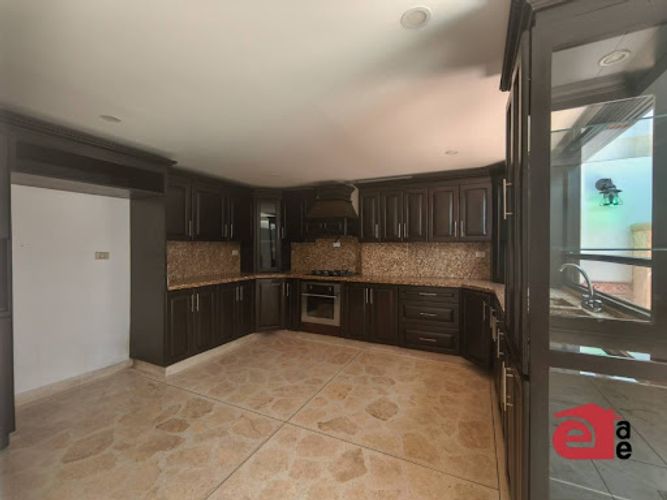 Casa de 5 alcobas en venta en La Doctora, Sabaneta, 520 m² · foto 5 de 24