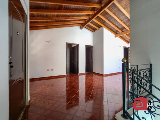 Casa de 5 alcobas en venta en La Doctora, Sabaneta, 520 m² · foto 13 de 24