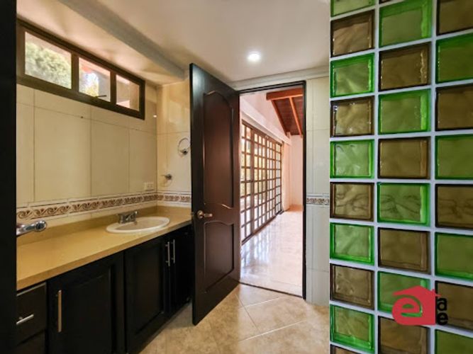 Casa de 5 alcobas en venta en La Doctora, Sabaneta, 520 m² · foto 17 de 24