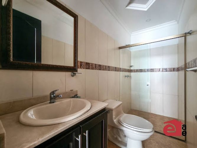 Casa de 5 alcobas en venta en La Doctora, Sabaneta, 520 m² · foto 18 de 24