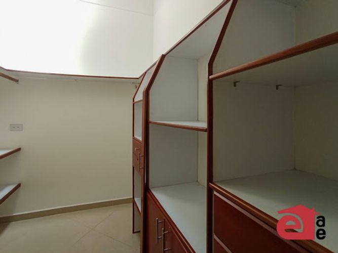 Apartamento de 5 alcobas en venta en Aves Maria, Sabaneta, 326 m² · foto 19 de 24