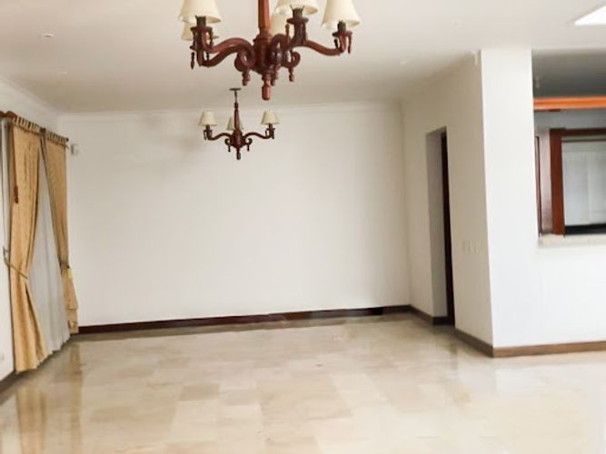 Casa de 3 alcobas en venta en El Tesoro, Medellín, 480 m² · foto 4 de 7