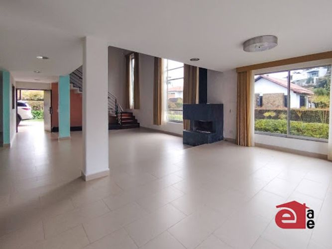 Casa de 3 alcobas en venta en El Retiro, 280 m² · foto 2 de 24
