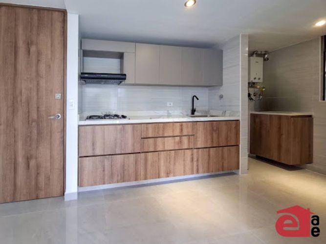 Apartamento de 2 alcobas en venta en Cuatro Esquinas, Rionegro, 53 m² · foto 2 de 16