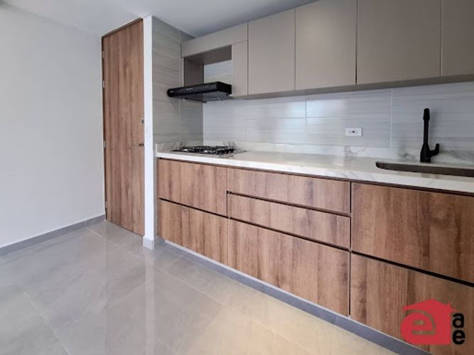 Apartamento de 2 alcobas en venta en Cuatro Esquinas, Rionegro, 53 m² · foto 3 de 16