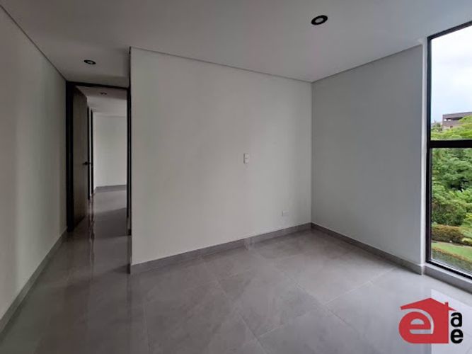 Apartamento de 2 alcobas en venta en Cuatro Esquinas, Rionegro, 53 m² · foto 4 de 16