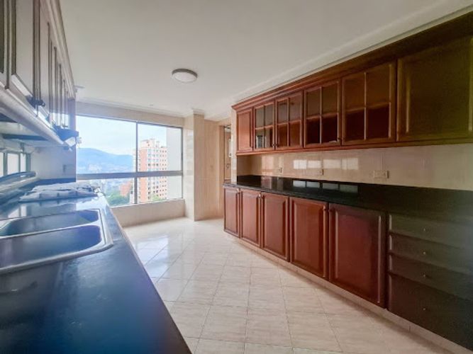 Apartamento de 4 alcobas en venta en Los Balsos, Medellín, 297 m² · foto 2 de 23