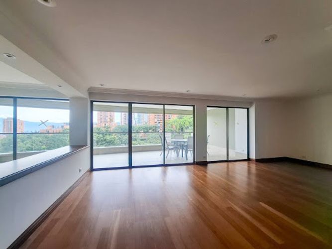 Apartamento de 4 alcobas en venta en Los Balsos, Medellín, 297 m² · foto 3 de 23