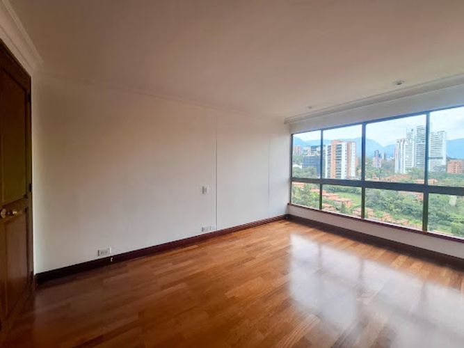 Apartamento de 4 alcobas en venta en Los Balsos, Medellín, 297 m² · foto 9 de 23