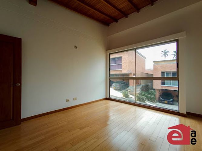 Casa de 3 alcobas en venta en Aves Maria, Sabaneta, 340 m² · foto 10 de 24