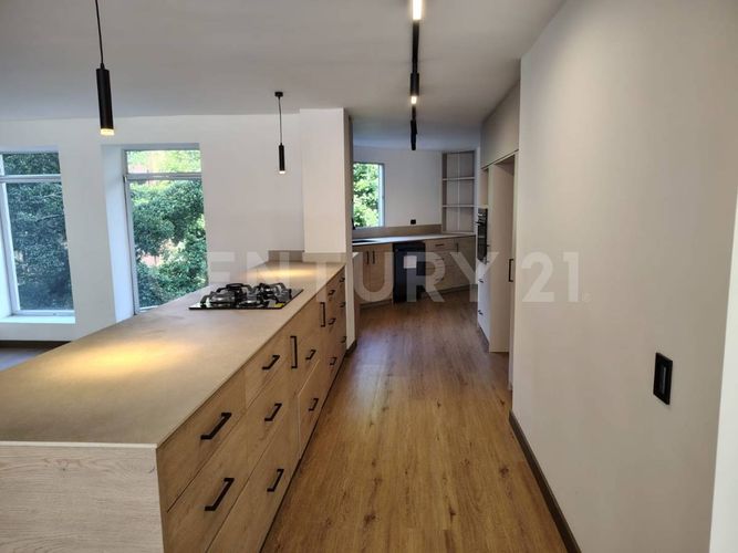 Apartamento de 3 alcobas en arriendo en El Poblado, Medellín, 205 m² · foto 5 de 22