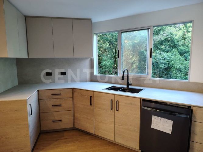 Apartamento de 3 alcobas en arriendo en El Poblado, Medellín, 205 m² · foto 8 de 22