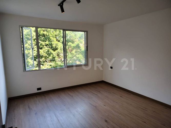 Apartamento de 3 alcobas en arriendo en El Poblado, Medellín, 205 m² · foto 15 de 22