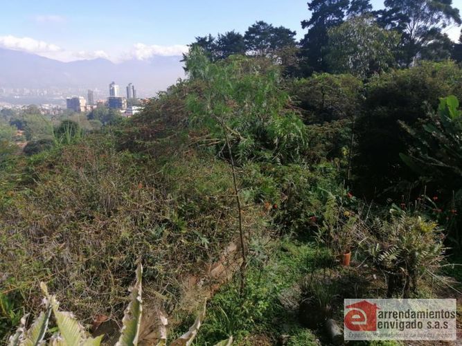 Finca en venta en Montessori, Envigado, 12323 m² · foto 2 de 4